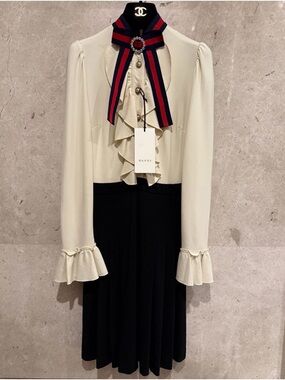 Gucci Cream and Black Ruffled Bow-Front Midi Dress with Signature Stripe